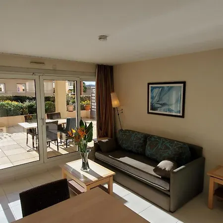 Cap Hermes 2-3 Pieces Avec Grande Terrasse Et Apercu Apartmán
