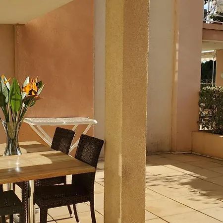 Cap Hermes 2-3 Pieces Avec Grande Terrasse Et Apercu Apartmán