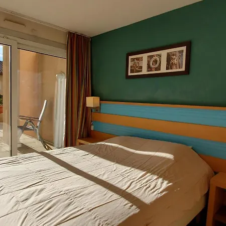 Cap Hermes 2-3 Pieces Avec Grande Terrasse Et Apercu Fréjus