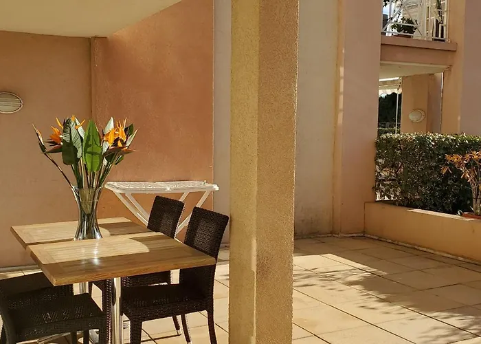 Cap Hermes 2-3 Pieces Avec Grande Terrasse Et Apercu Lägenhet